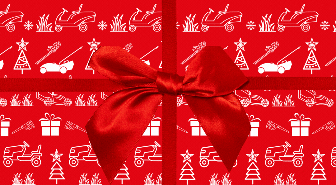 UNWRAPPING GIFT MOUNTFIELD MOWER CHRISTMAS